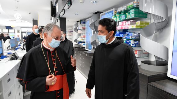 Inauguración Farmacia Vaticana
