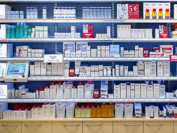 BD Rowa Vshelf sécurise les marchandises de grande valeur dans les pharmacies contre tout retrait non autorisé.