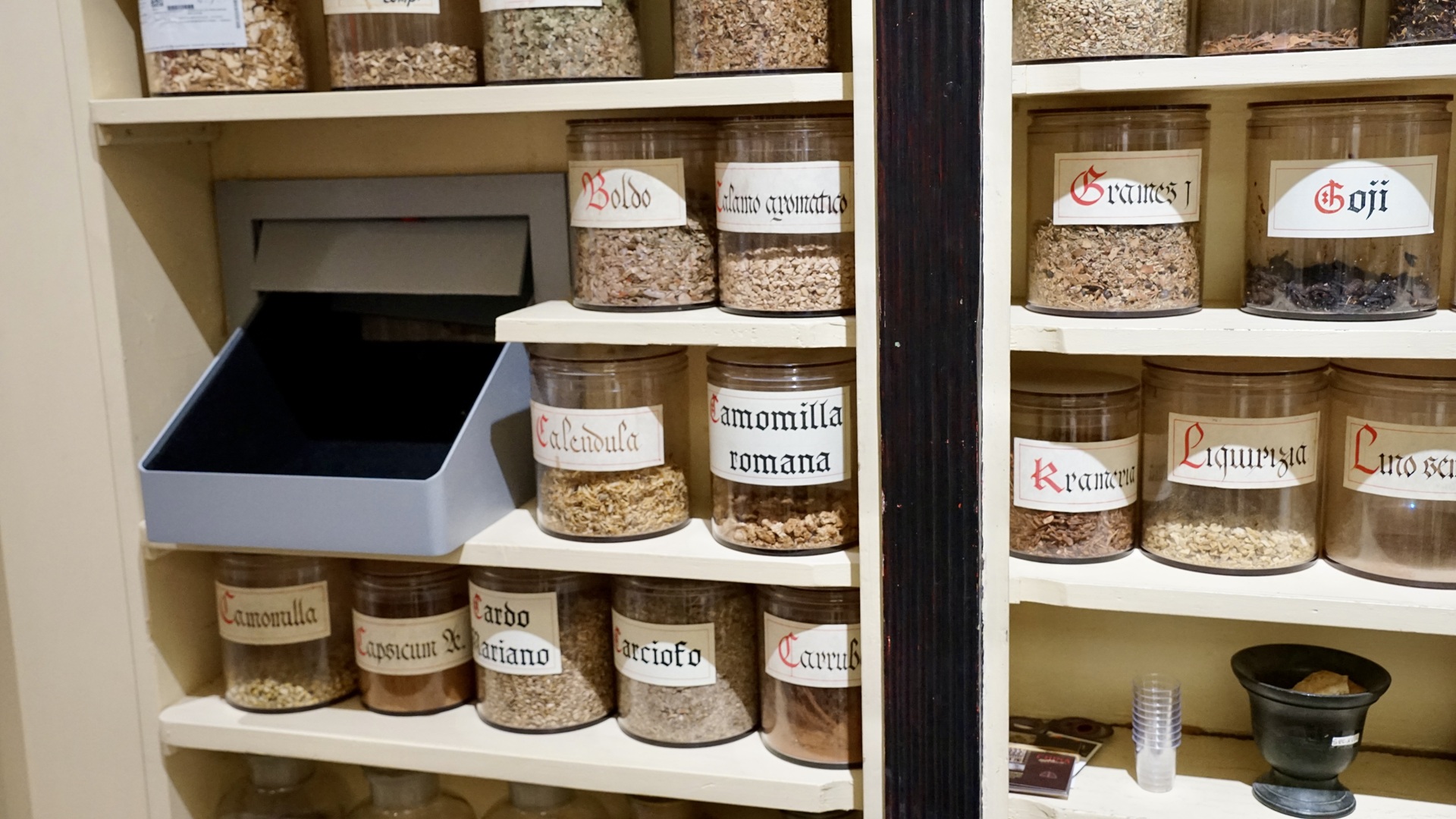 BD Rowa nella  Farmacia Clementi, Fivizzano (MS)